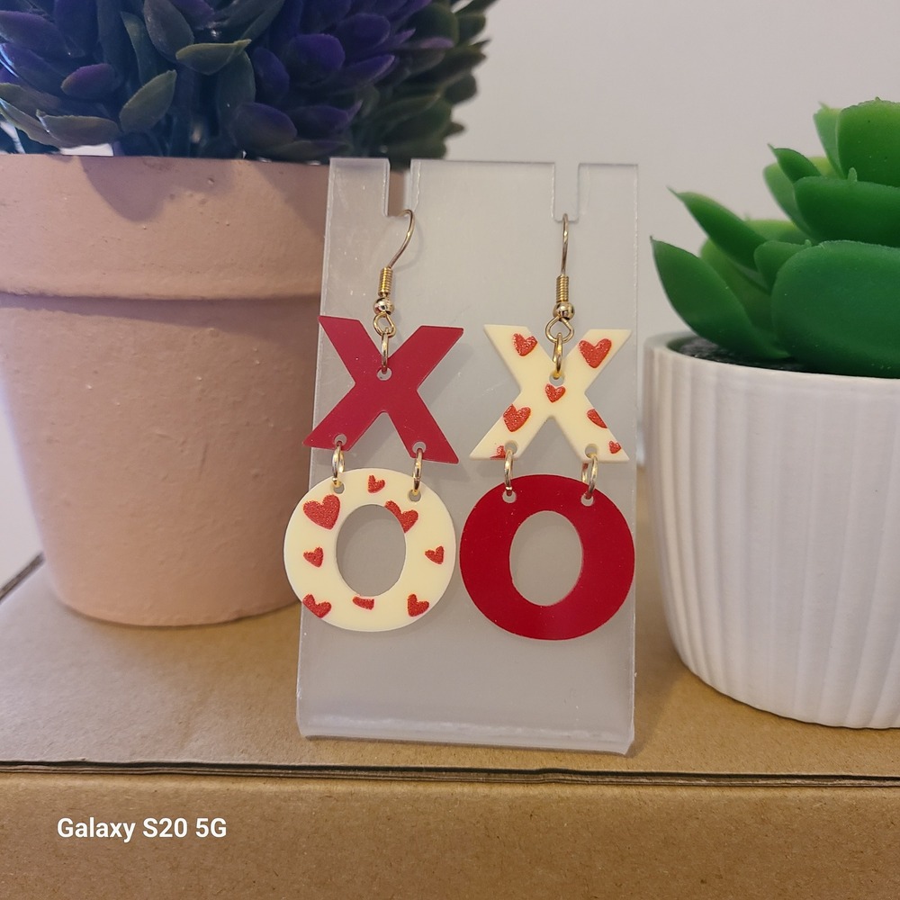 XOXO‎ Earrings Red White Heart Dangle Drop Valentine's Day Love Women NEW